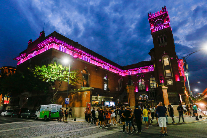 La Ciudad iluminó monumentos por el Día del Turismo BA 