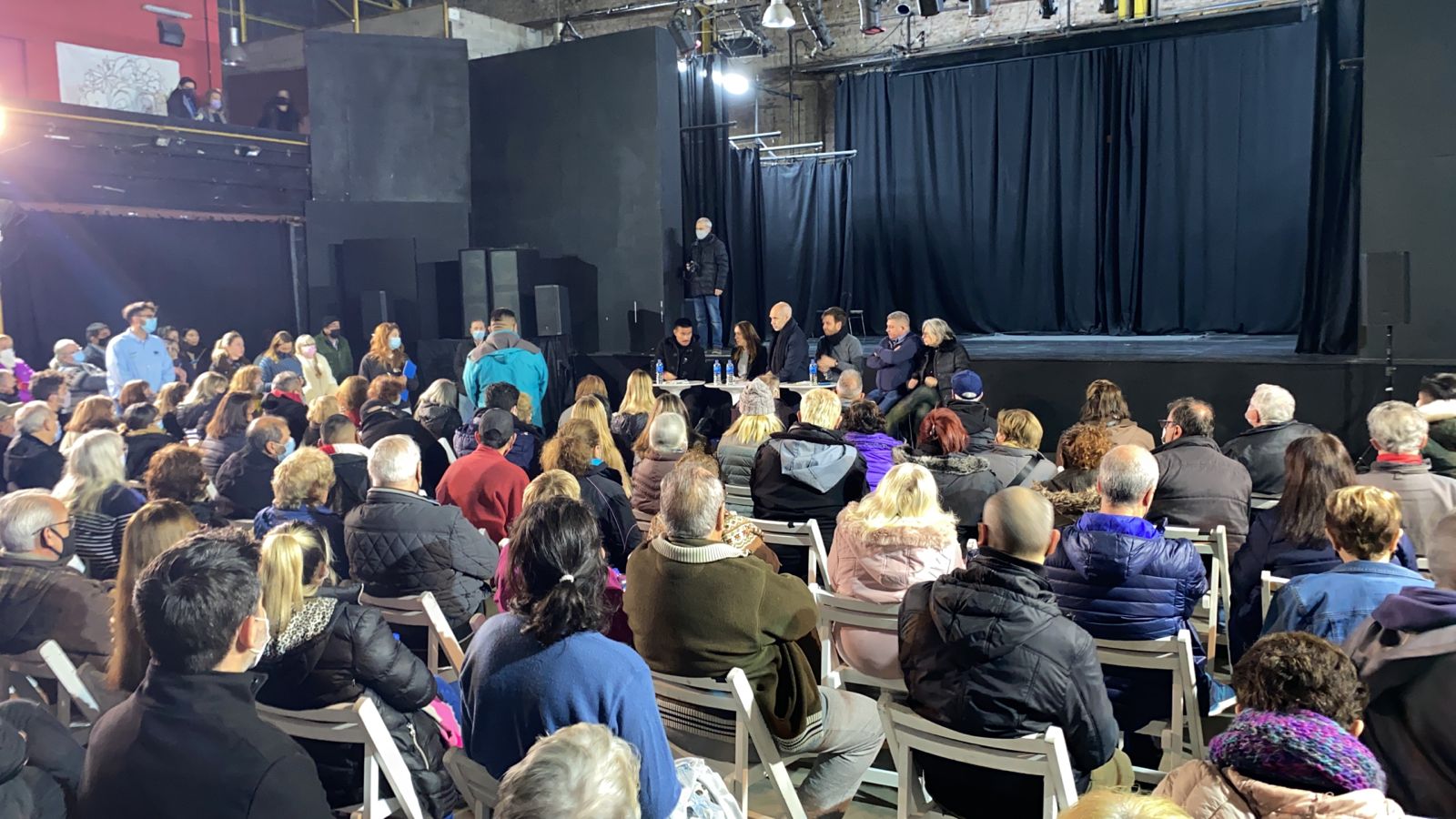 Reunión de vecinos y vecinas de San Cristóbal con Horacio