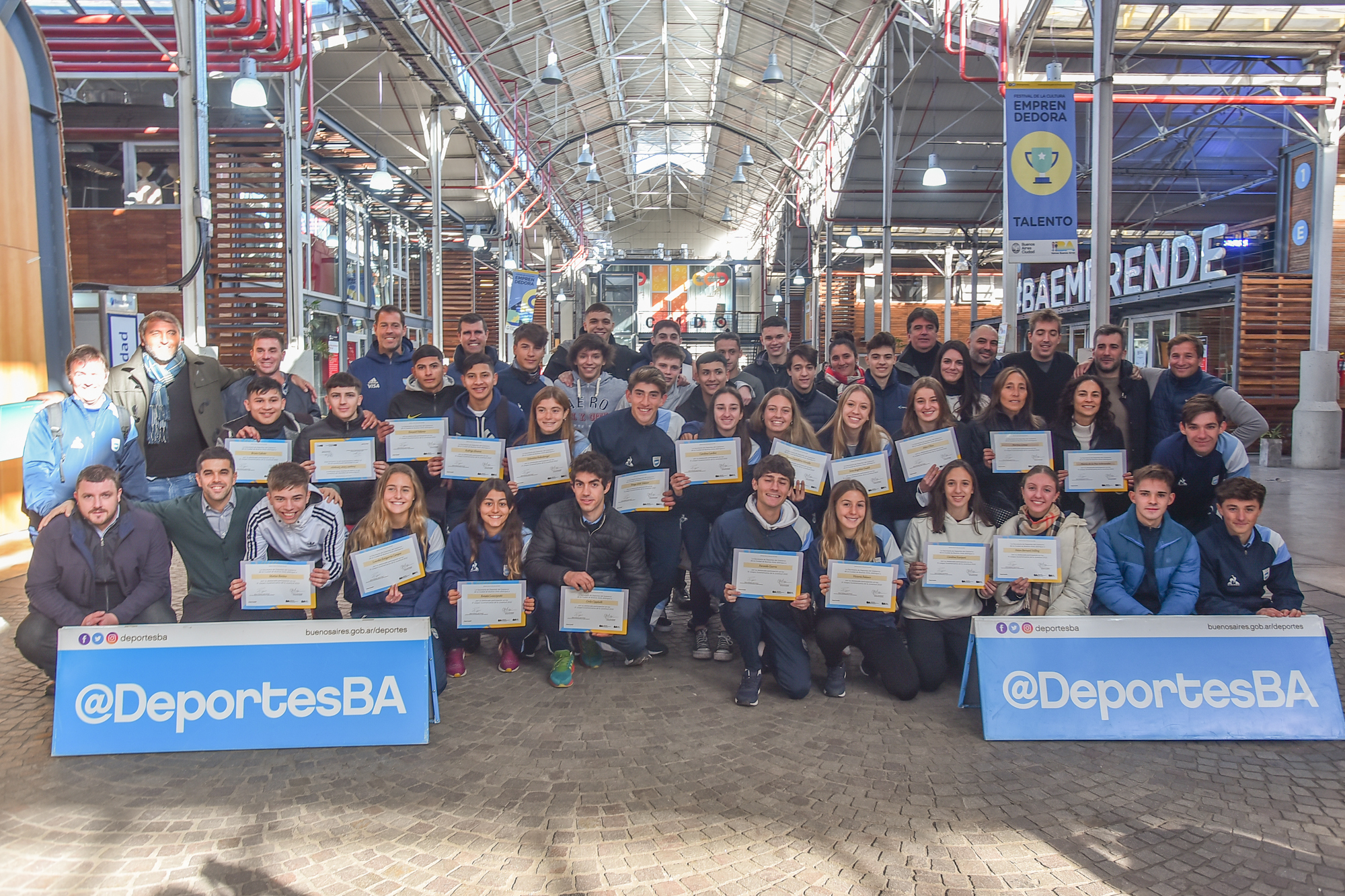 Reconocimiento a medallistas de los Juegos Juveniles Odesur 2022 