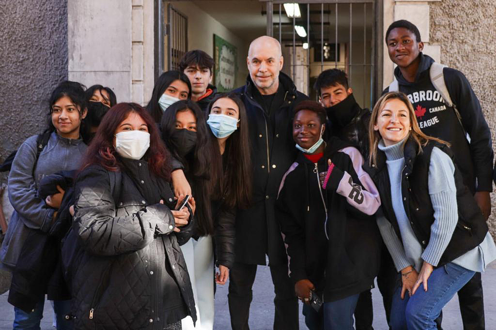 Visita a una escuela en Núñez que abre los sábados 