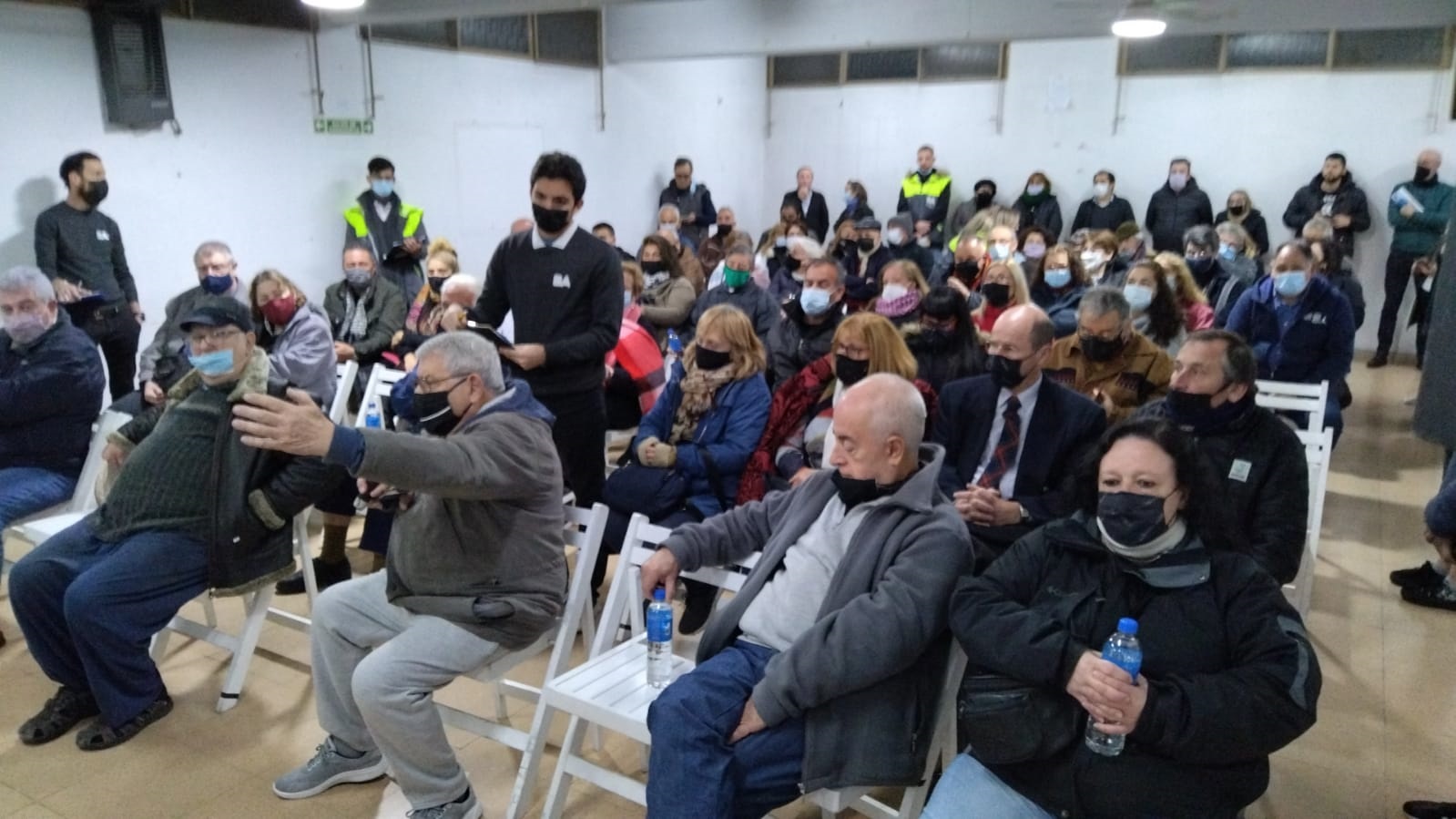 Reunión de vecinos y vecinas de Mataderos con Felipe