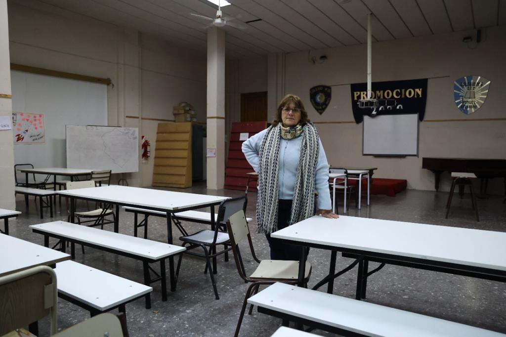 La rectora que abrió su corazón y las puertas de su colegio para atender a los afectados por el incendio en Recoleta