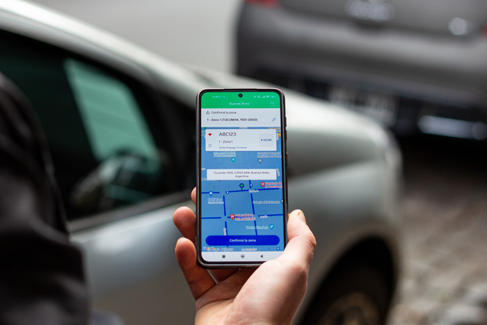 Adiós a los cospeles y los parquímetros: cómo funciona la app