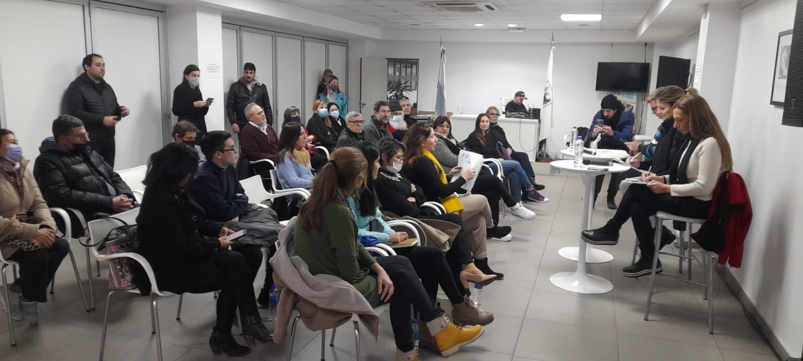 Hablamos sobre educación con Soledad Acuña con vecinos y vecinas de Belgrano