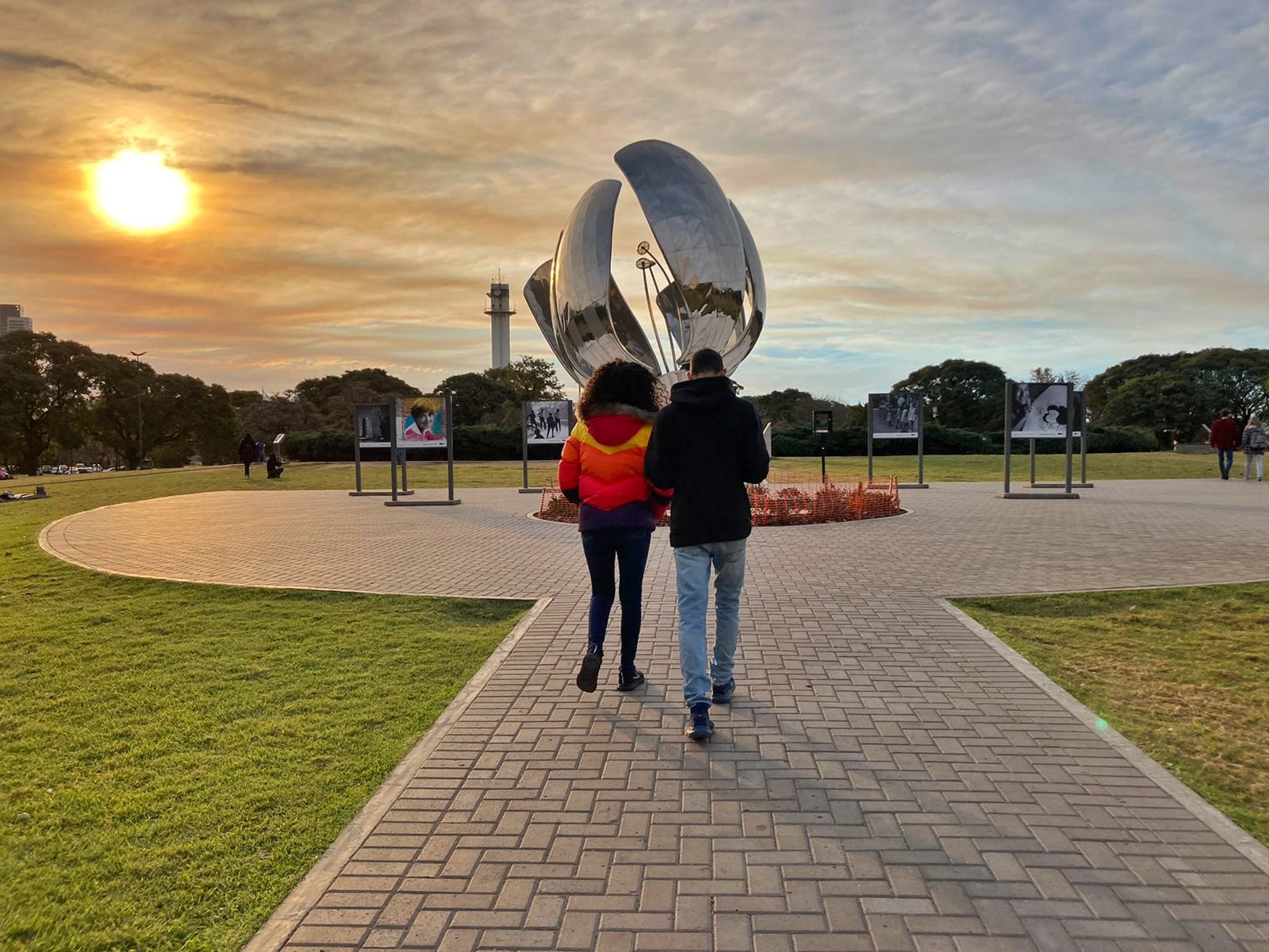 Mejoras en el entorno Floralis Genérica