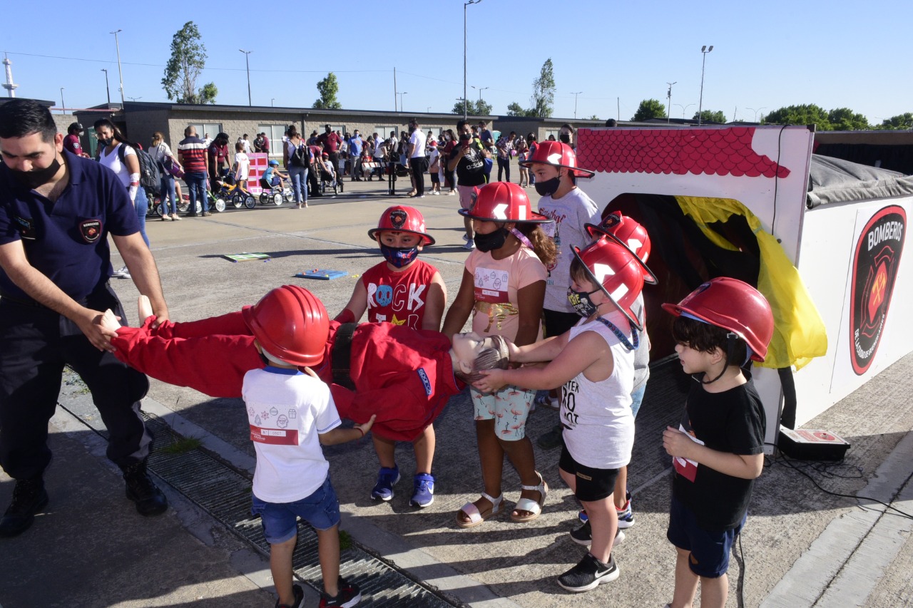 Actividades para grandes y chicos con los Bomberos y los perros del K9