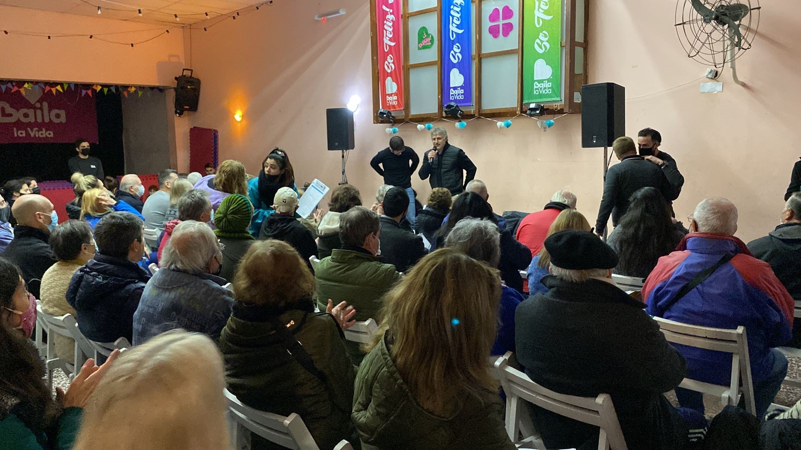 Reunión de vecinos y vecinas de Boedo con Felipe