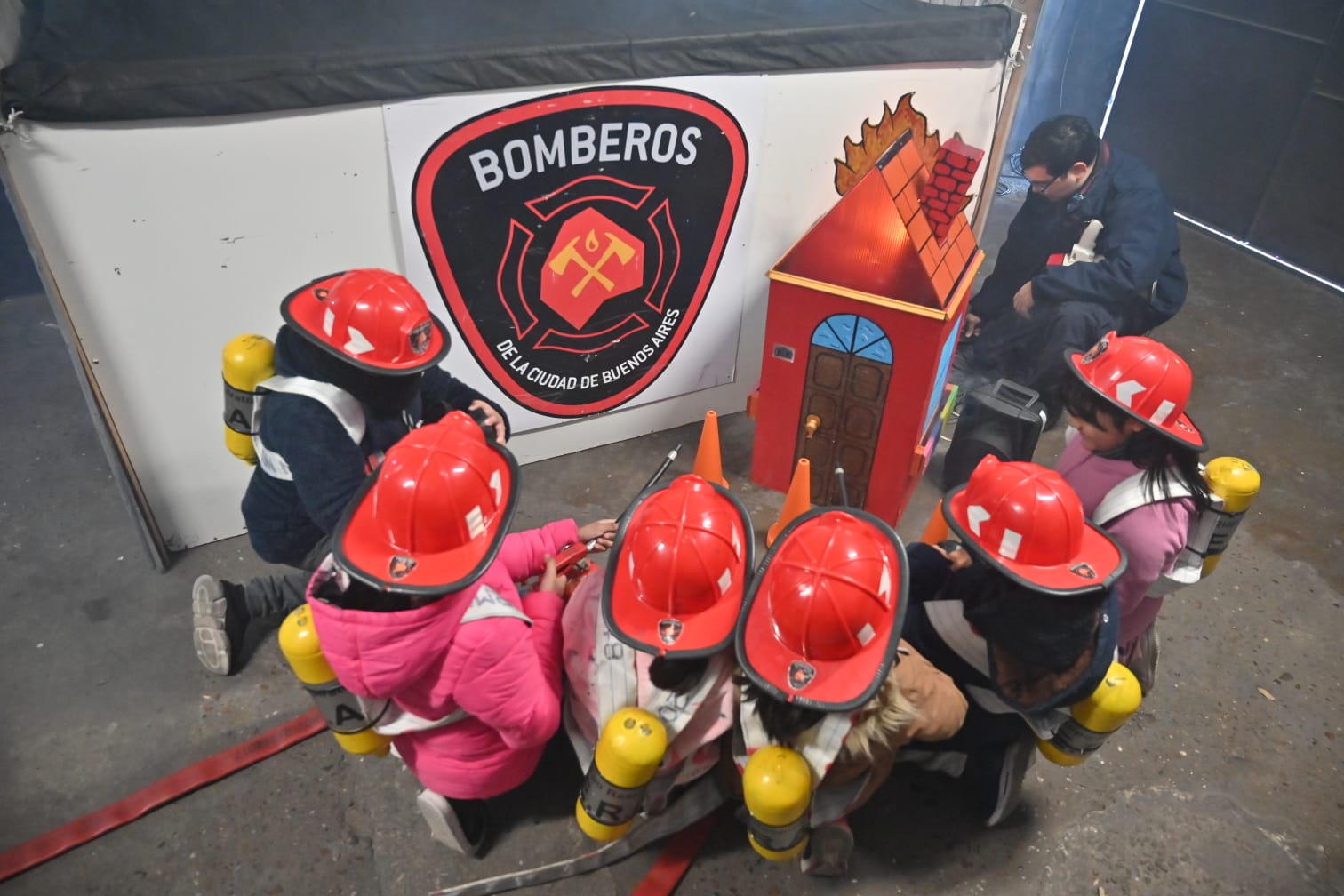 Chicos de Mataderos se convirtieron en “Bomberos por un día”