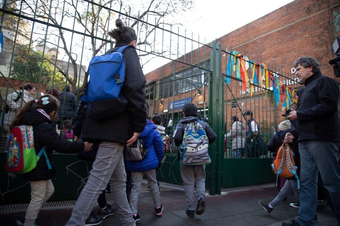 Más de 580.000 estudiantes vuelven a las clases en la Ciudad