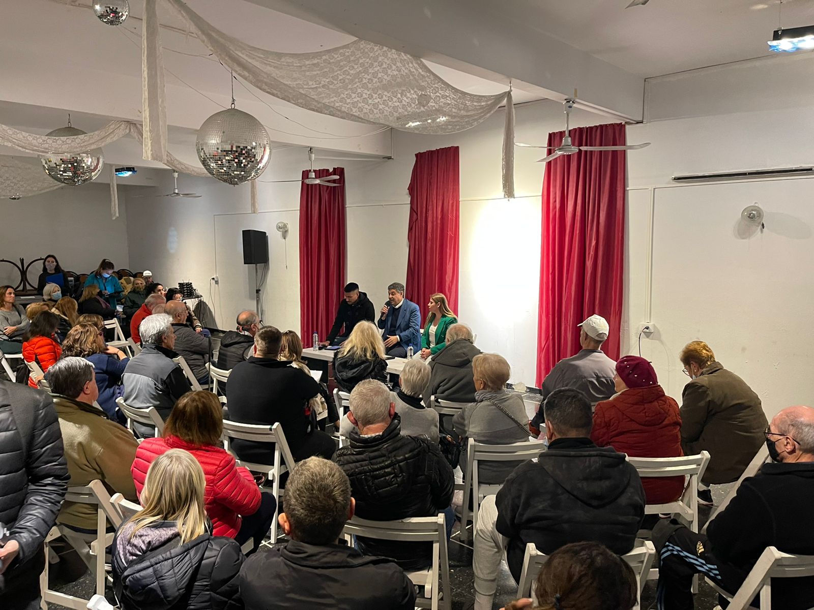 Reunión de vecinos y vecinas de Parque Chas con Jorge Macri