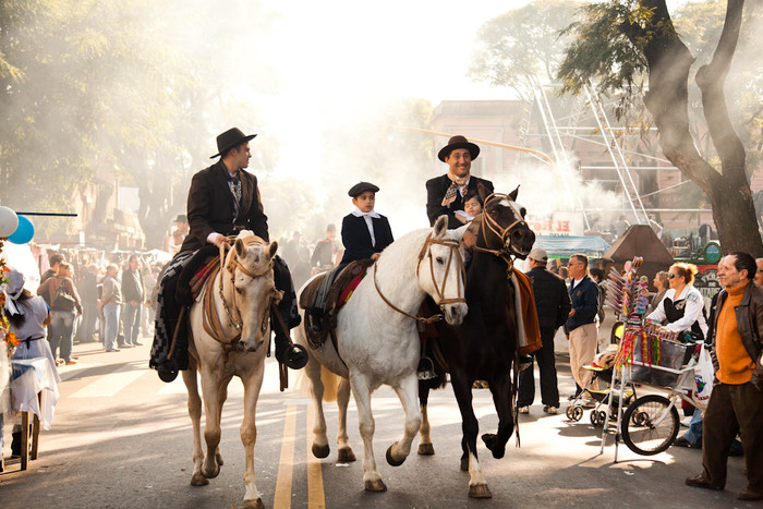 Llega el Desfile de la Tradición a la Ciudad