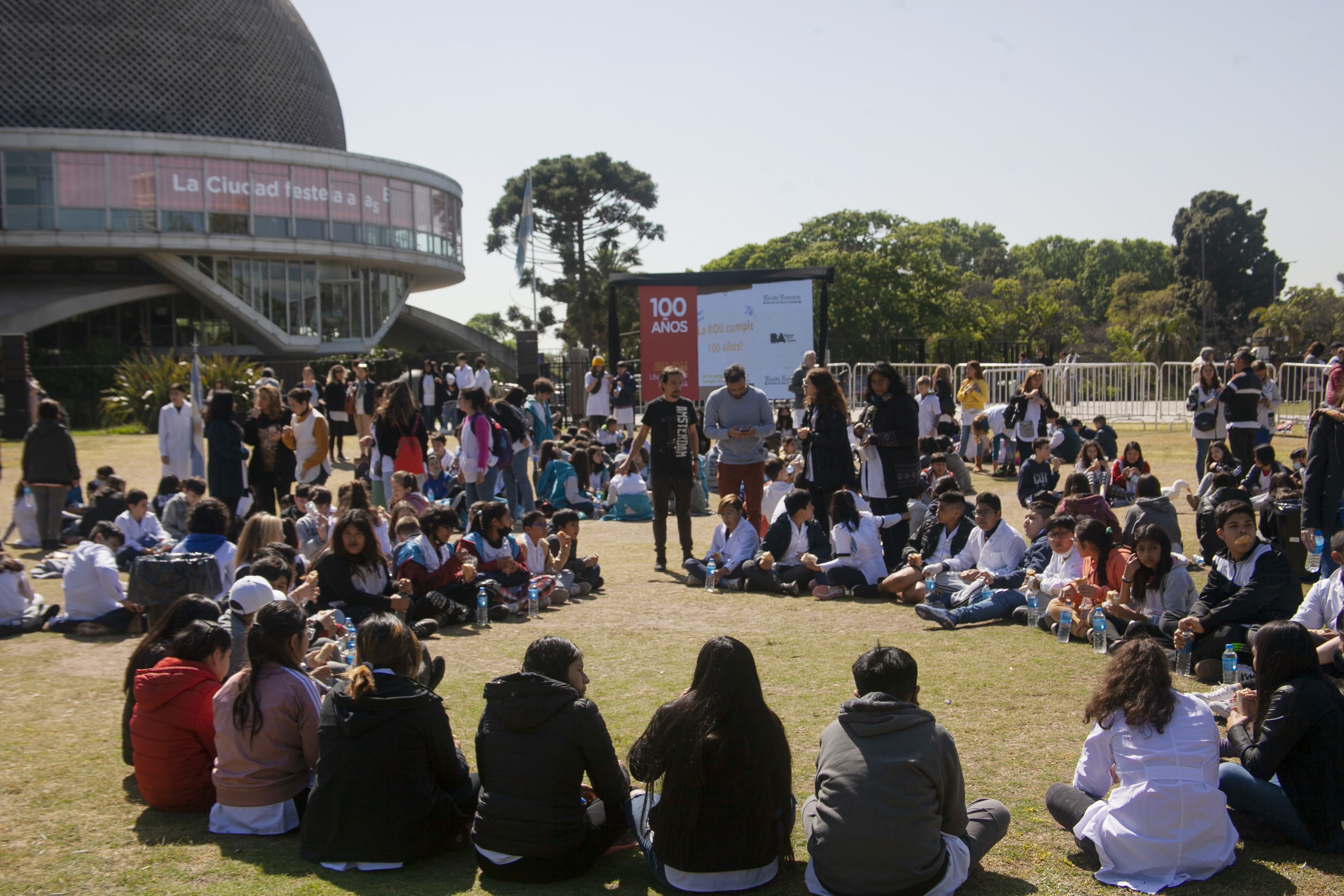 La Ciudad reconoció a 16 escuelas que cumplen 100 años