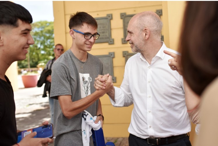 Capacitación a jóvenes en inglés técnico para mejorar sus oportunidades laborales