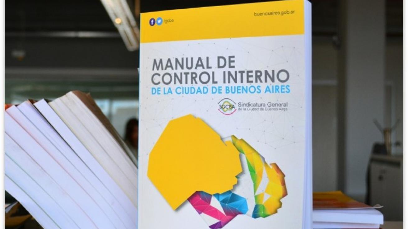 Foto Manual de Control Interno
