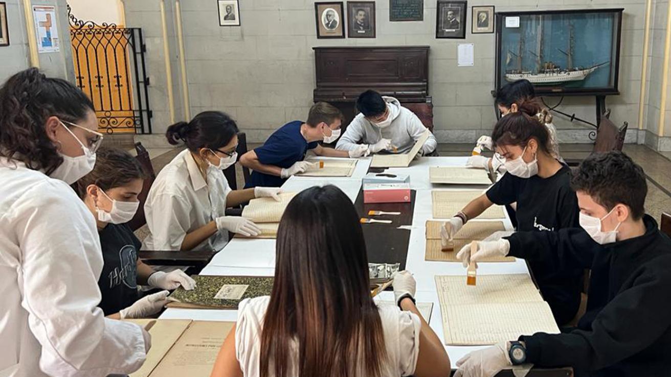 Huellas de la escuela comenzó las ACAP para estudiantes de las Escuelas Normales Superiores