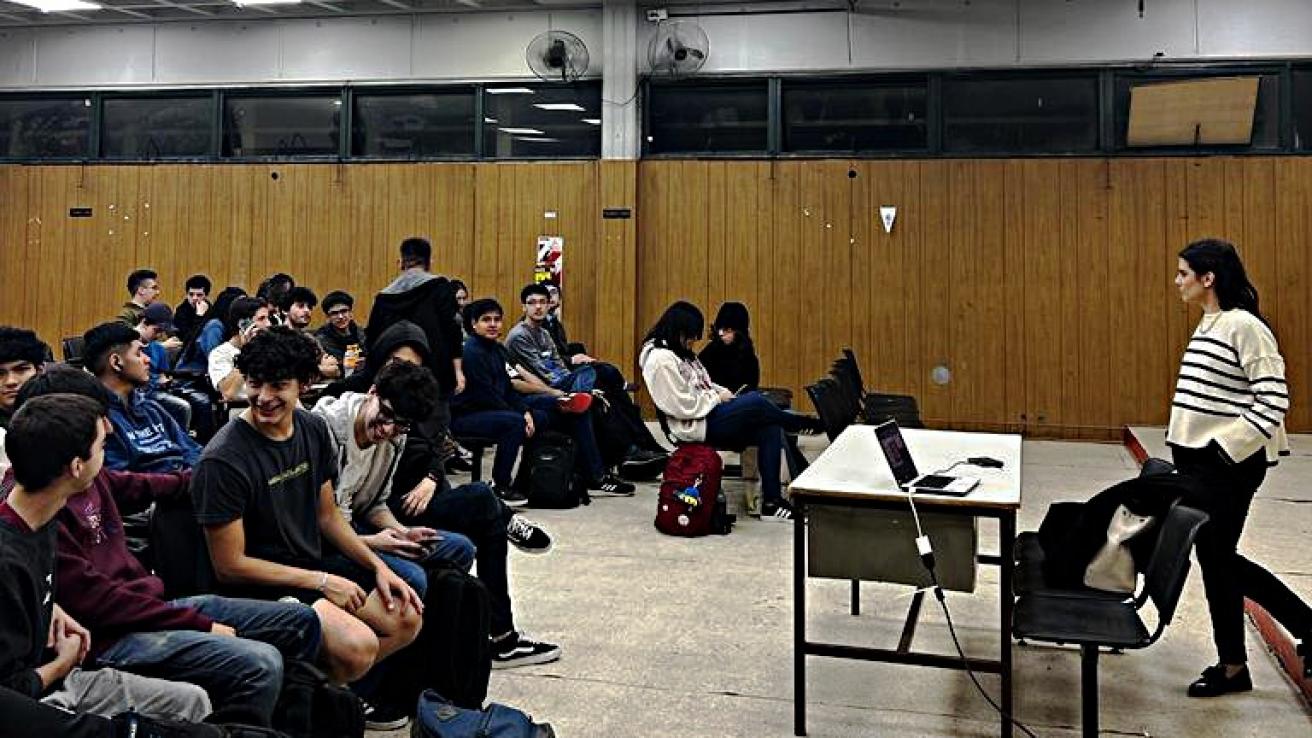 Difundimos acciones de Control de Obras a docentes y estudiantes de escuelas técnicas