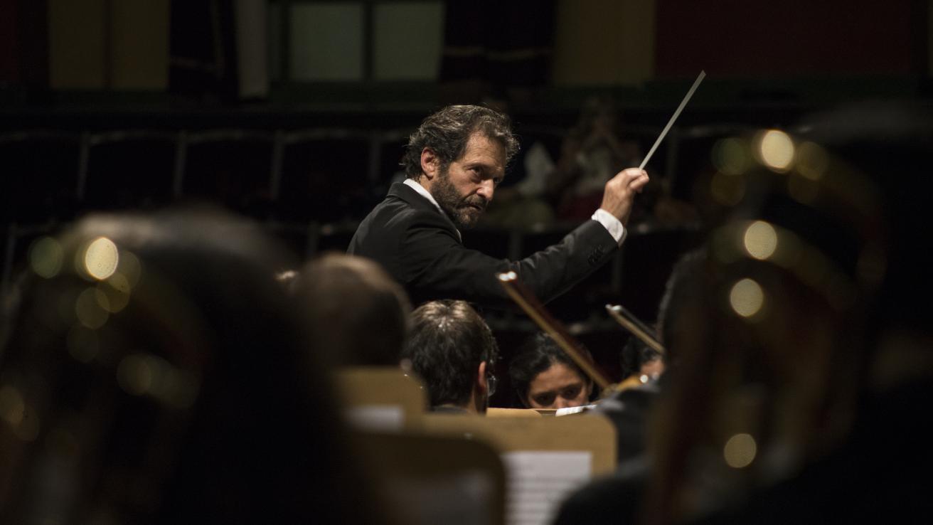 Director de la Nueva Sinfonietta, Carlos Calleja