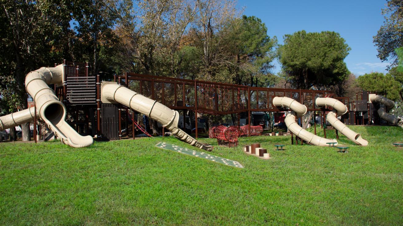 Patio de juegos en Rabanal