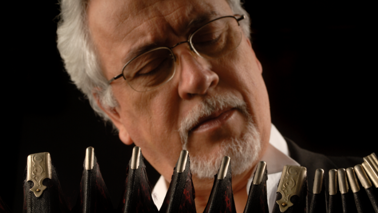 Musico Walter Rios con bandoneon