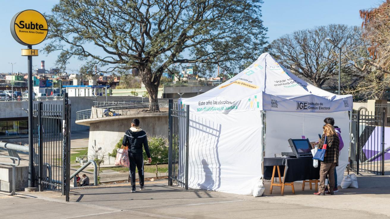 Simulador de votación en el subte.jpg