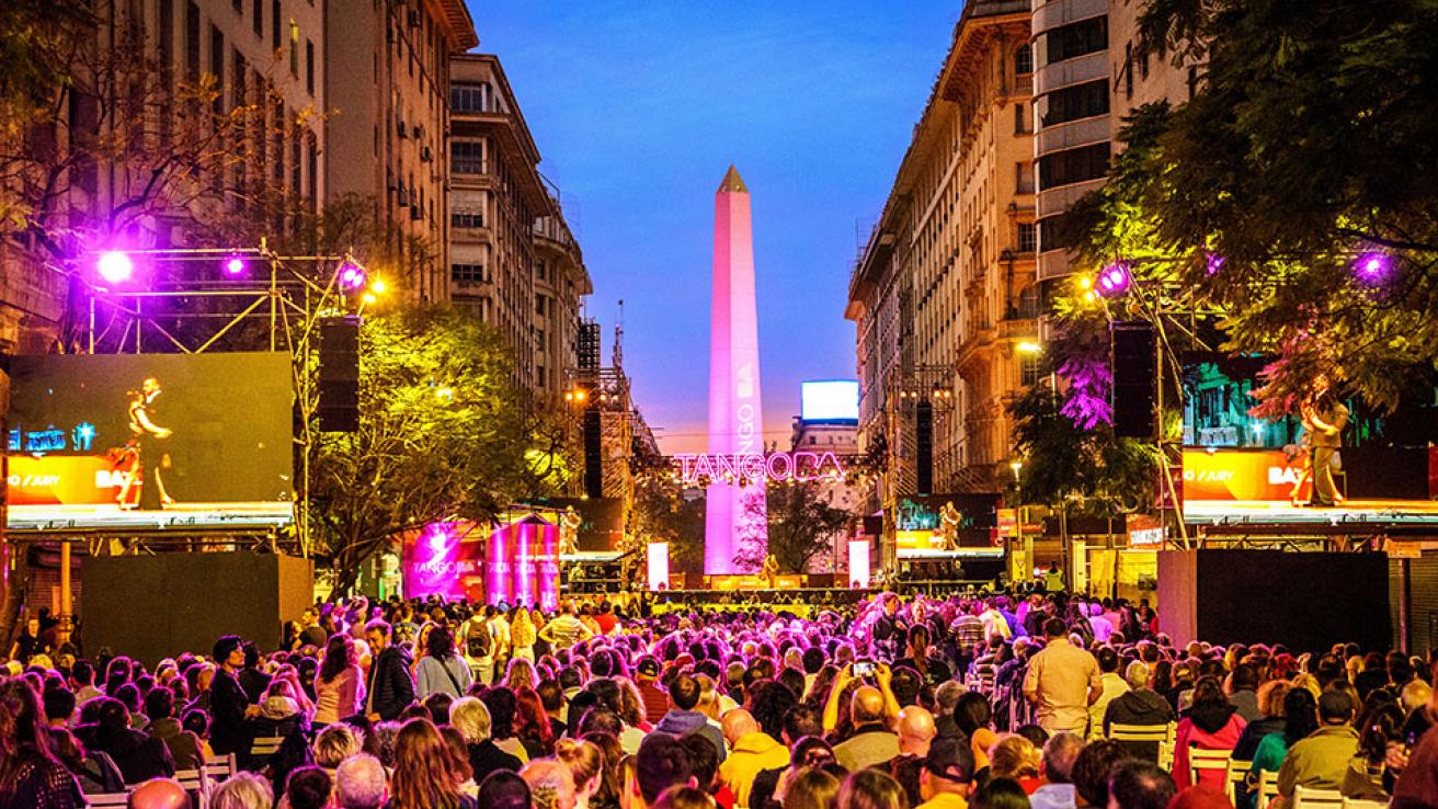 festival en la avenida
