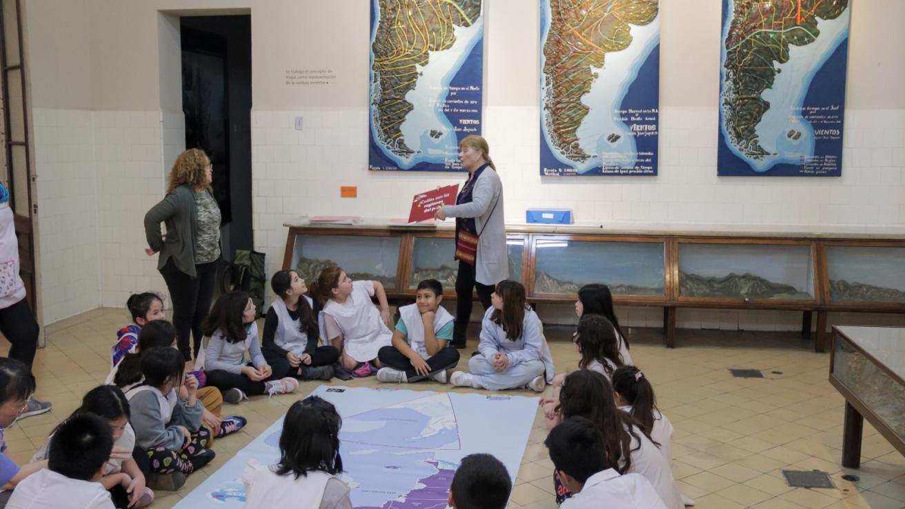 Visitas articuladas entre el Museo Bernasconi y la Dirección General de Escuelas de Gestión Estatal del Ministerio de Educación de la Ciudad de Buenos Aires