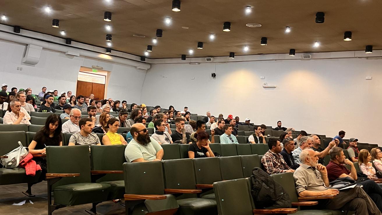 Participantes de la jornada en el aula