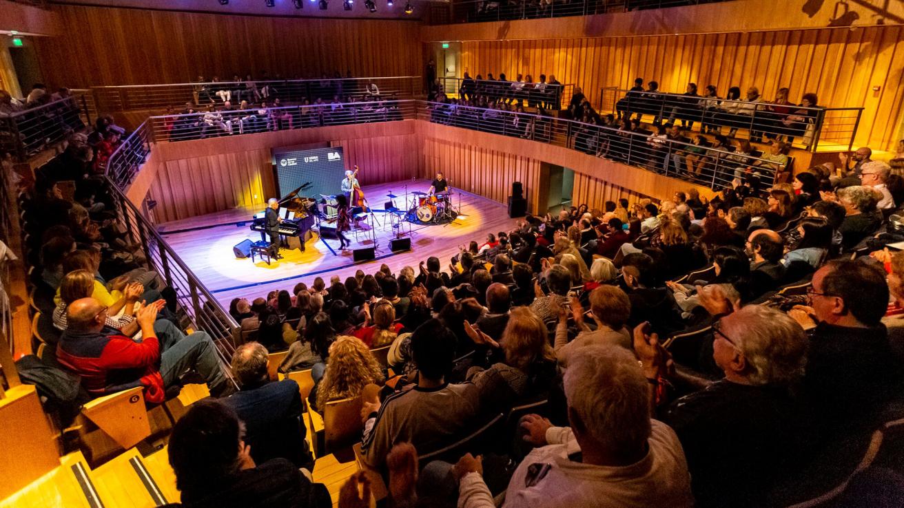 Concierto de jazz en la sala de camara de la Usina del arte