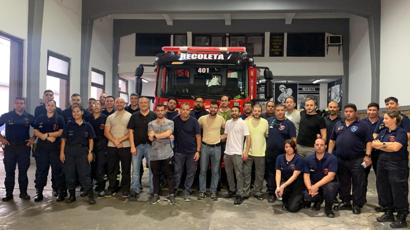 Bomberos de la Ciudad realizó una capacitación a personal de seguridad de la AMIA