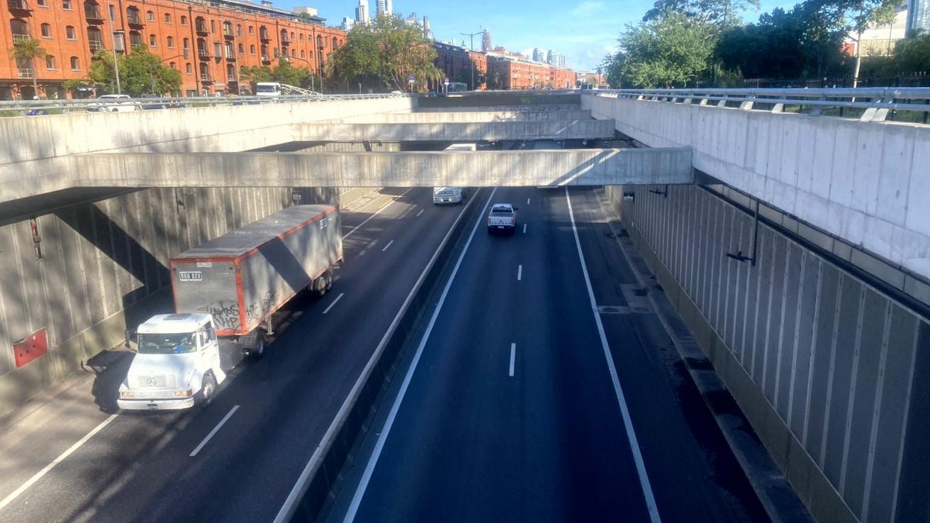 La Ciudad habilitó anoche el Paseo del Bajo para autos