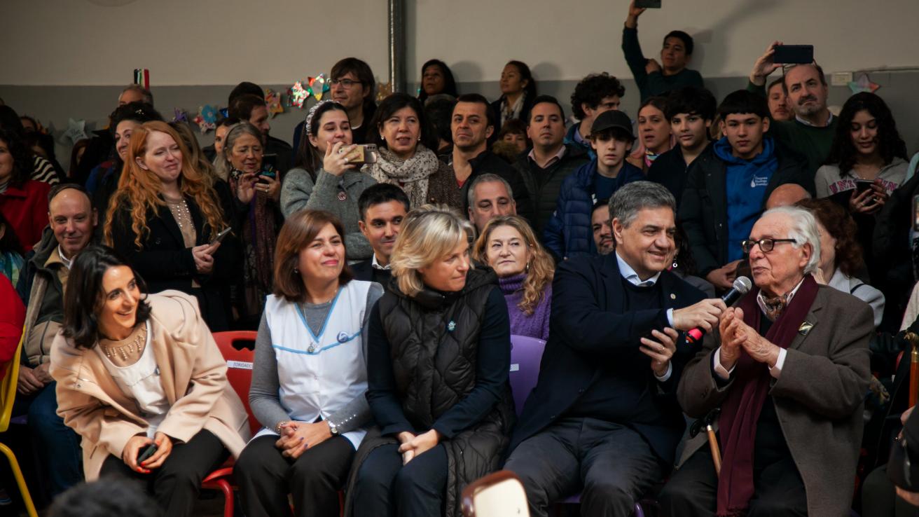 Gran festejo de los 100 años de la Escuela Larrea