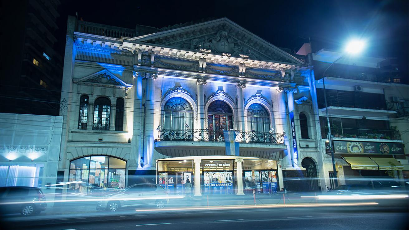 Fotografia exterior y de noche del CC25