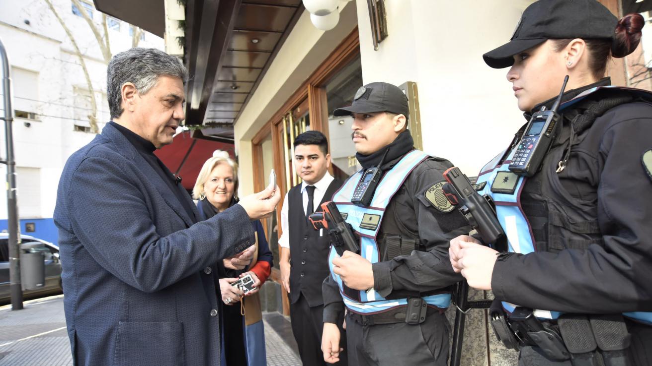 La Policía de la Ciudad ya usa las pistolas de baja letalidad en las calles porteñas