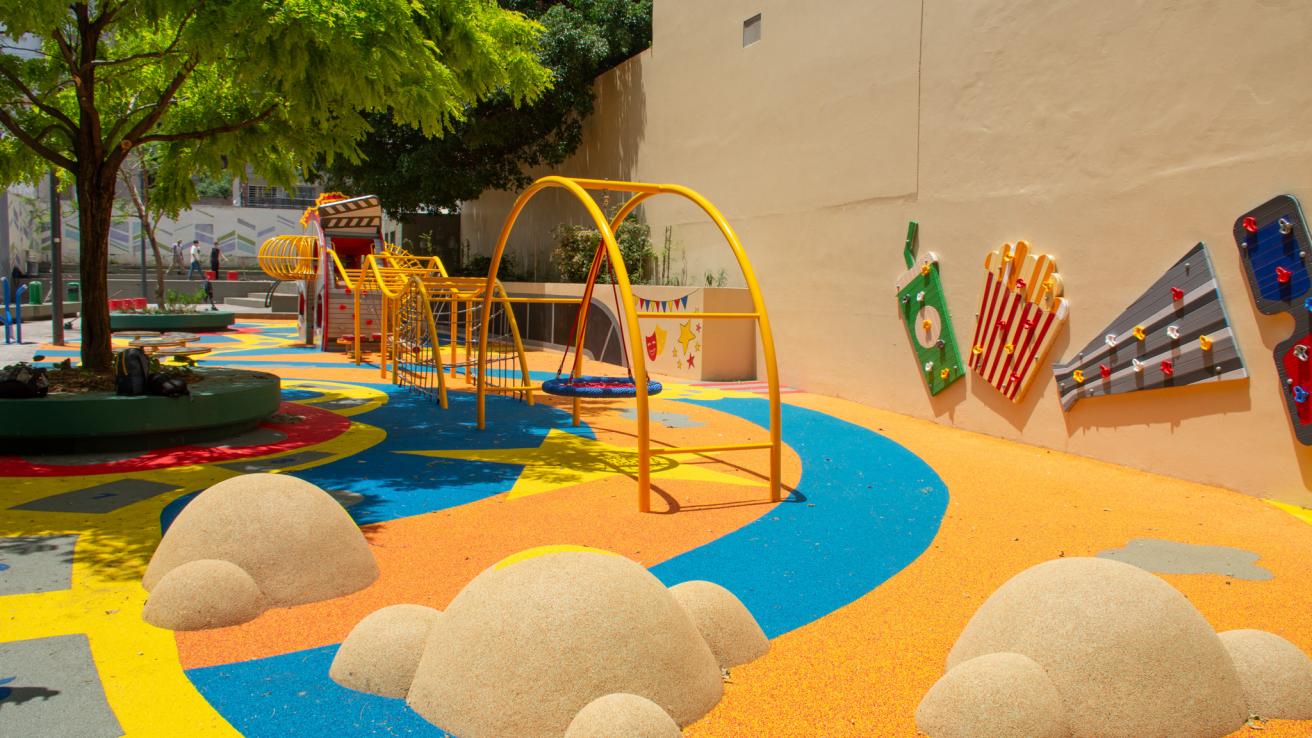 Patio Salguero renovado