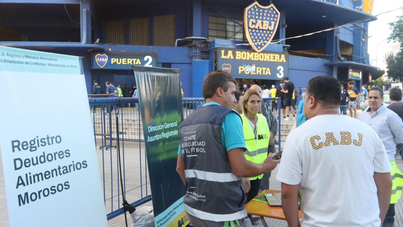 Los deudores alimentarios no podrán ingresar a los estadios de fútbol de la Ciudad