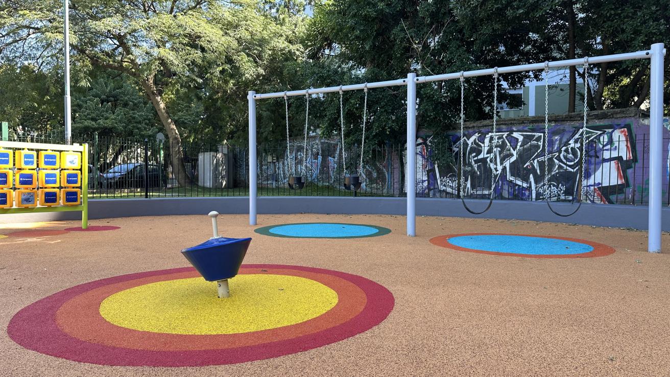 Plazoleta Santos Dumont - patio de juegos