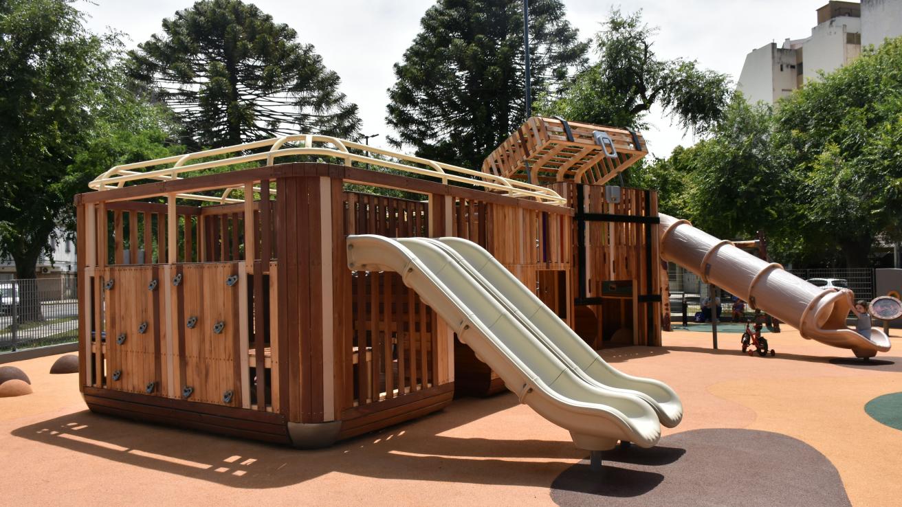 Plaza Vaccarezza, patio de juegos