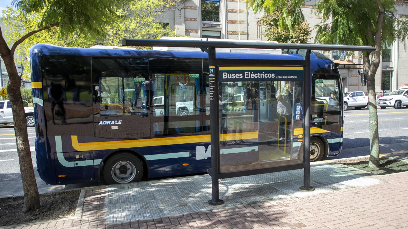 bus eléctrico en funcionamiento
