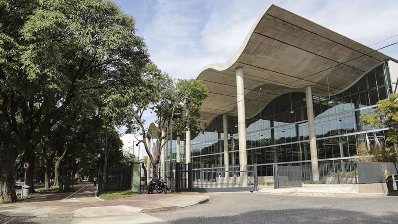 Fachada del Edificio del Gobierno de la Ciudad