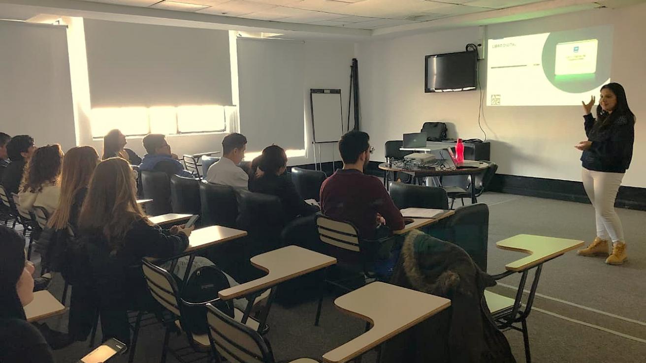 Charla sobre herramientas digitales de la AGC