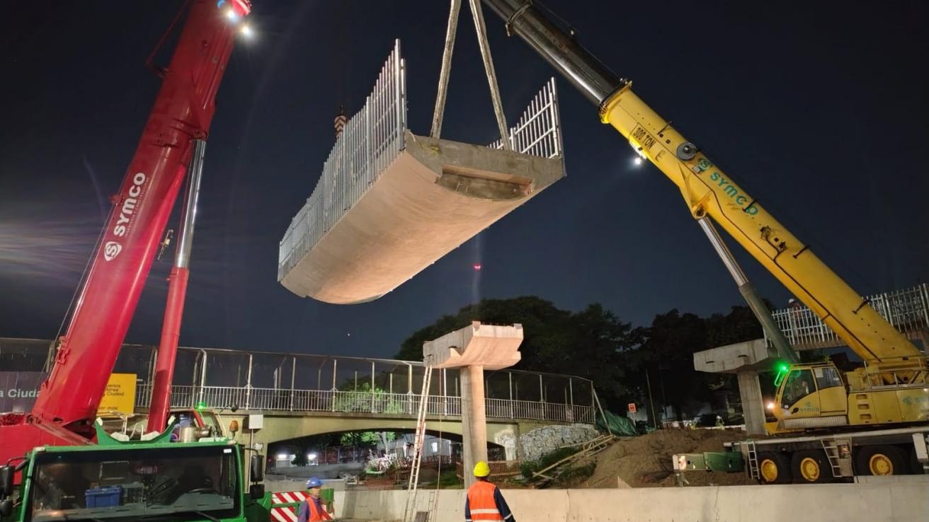 Dellepiane: montaron la primera viga del nuevo puente y esta noche se cortará la autopista para instalar la segunda