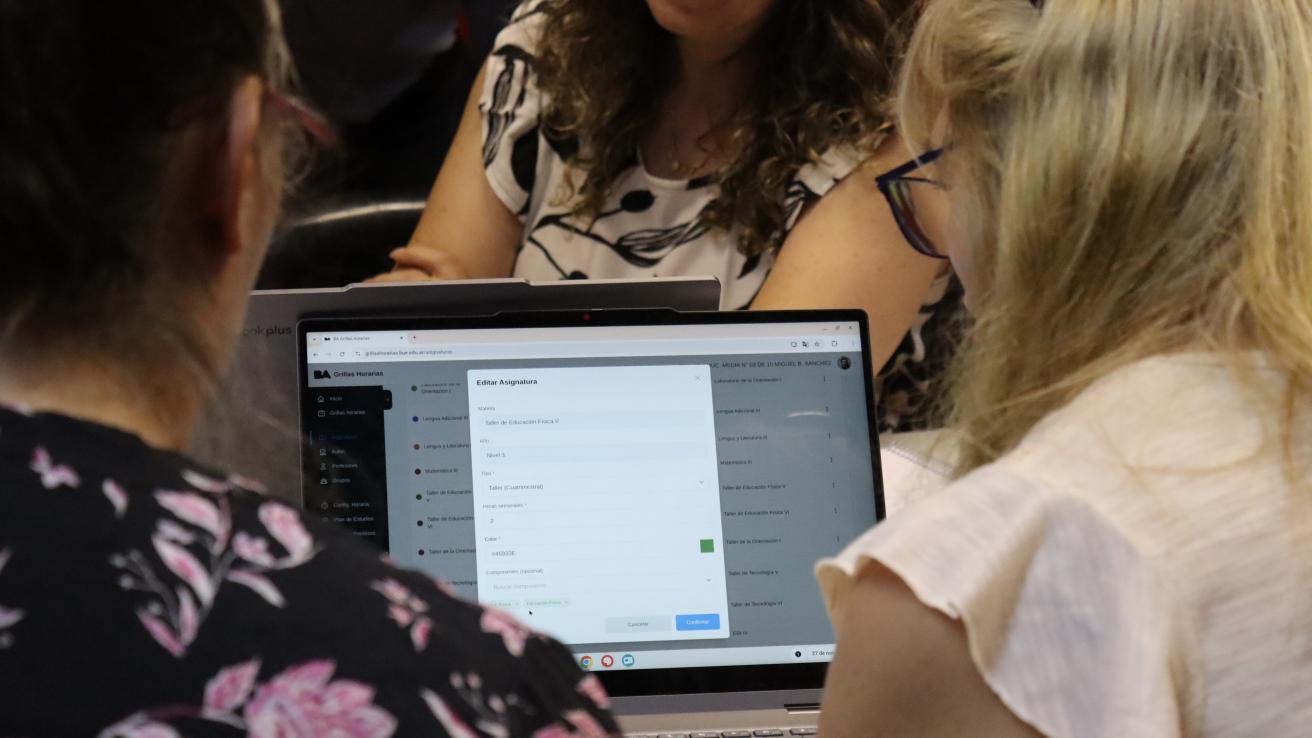 Grillas horarias con IA