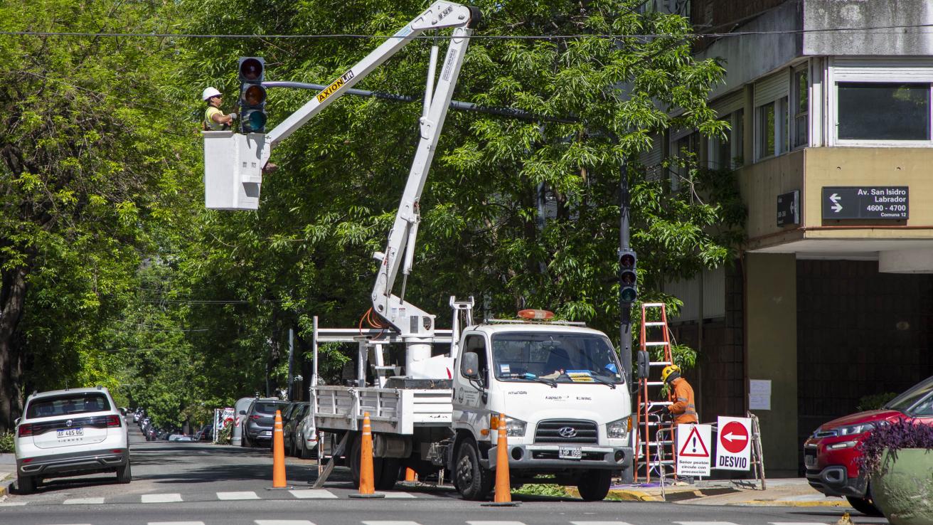 Instalación de semáforos y reductores de velocidad 2025