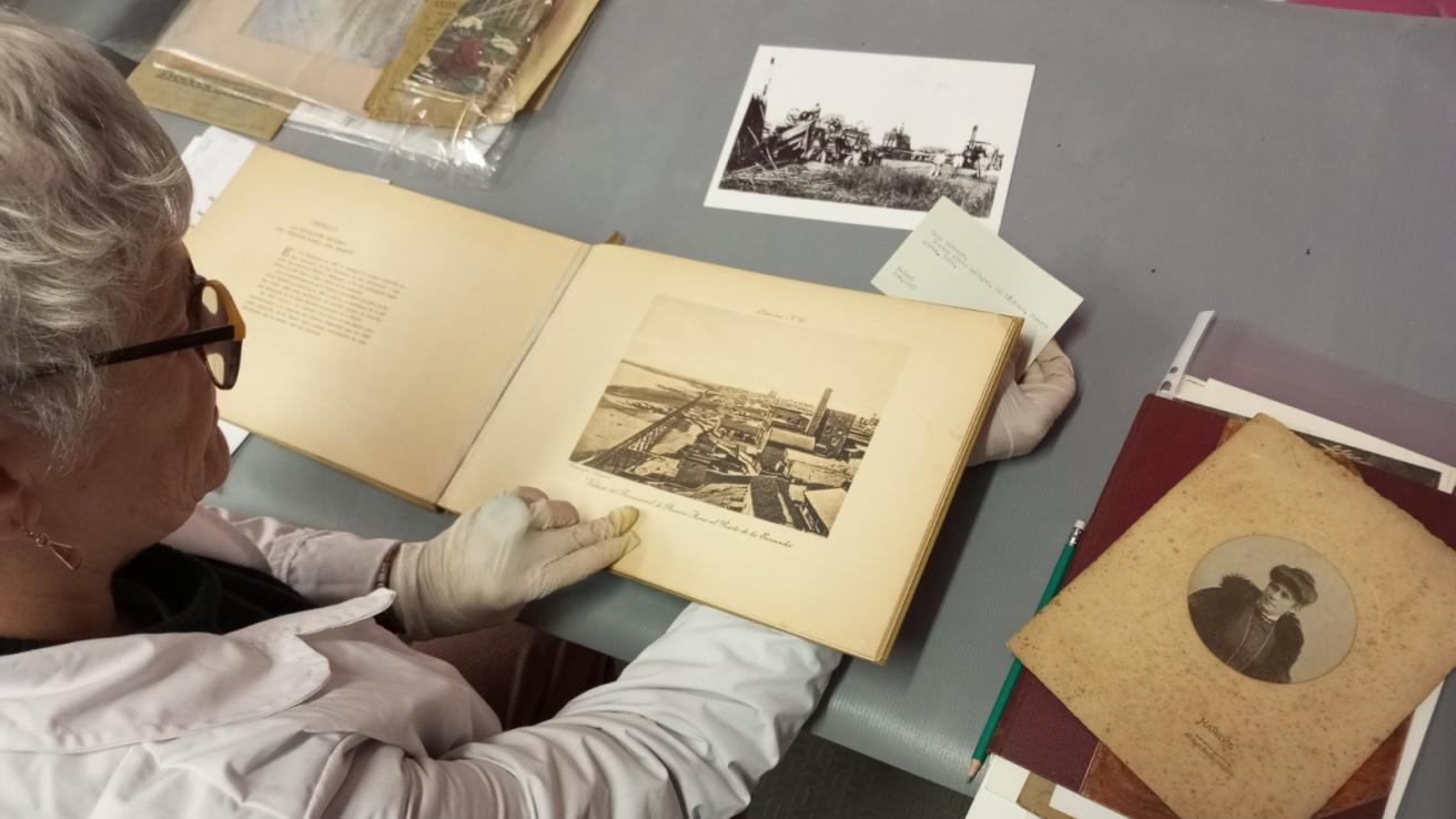 conservadora trabajando