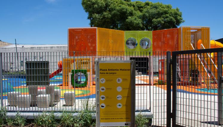 La Ciudad renovó el espacio de juegos de la Plaza Antonio Malaver