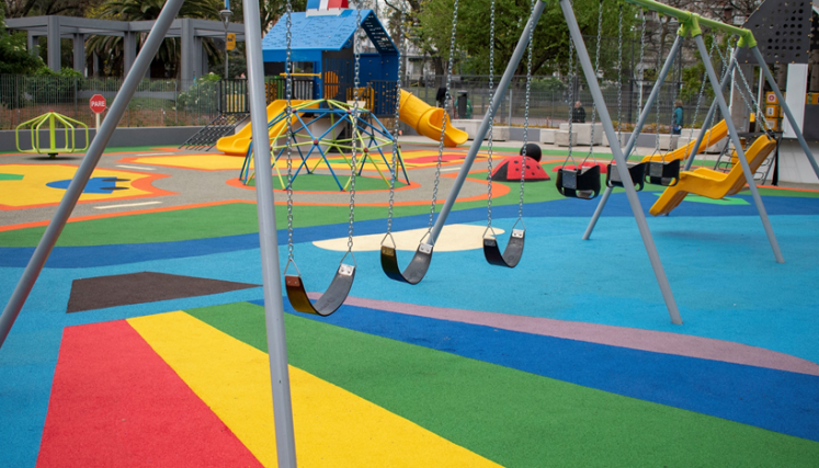 Patio de juegos de la Plaza Ángel Gris 1