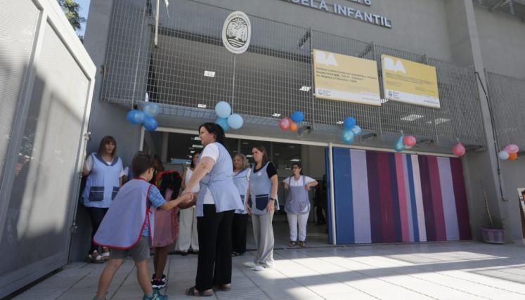 Más de 584 mil estudiantes de escuelas públicas y privadas empezaron las clases en la Ciudad