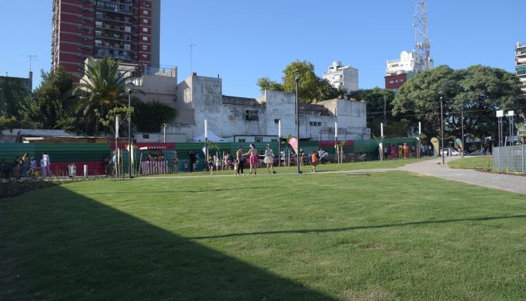 Nueva plaza en Saavedra