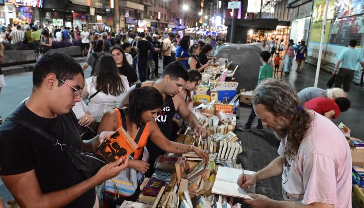 95.000 personas participaron de la edición 2023 de La Noche de las Librerías, que estuvo dedicada a celebrar los 40 años de la democracia.