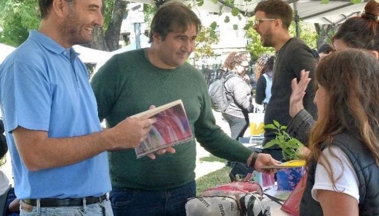 stand dia de la tierra